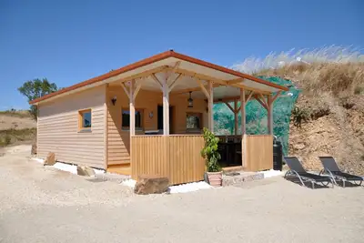 Image de Wooden house on a lake with beach & playground (opt. rental car)