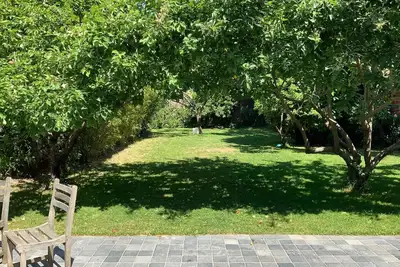 Image de Spacieuse maison familiale avec un grand jardin