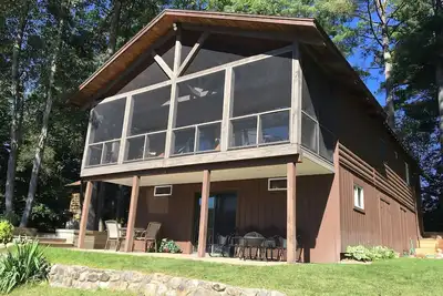 Image de Water front Lake House Screen porch