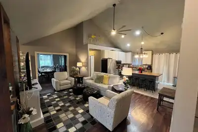 Image de South Eugene Home Close to Campus Pet Friendly