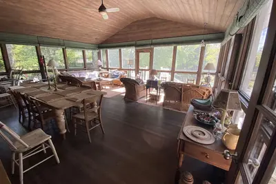 Image de East Hampton Heaven - New House - Sleeps 15+, Screened Deck, Pool, on the Water