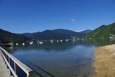 Anakiwa 401 Guest Wing beachfront home sleeps 4, Marlborough Sounds
