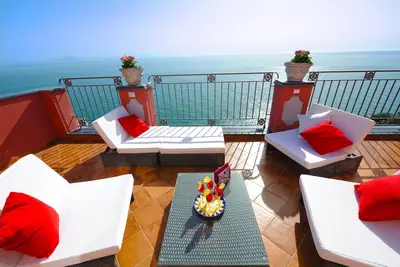 Image de Palazzo Rocco - Penthouse White Moon in Love - 2 rooms - 2 bath - 6 pax max