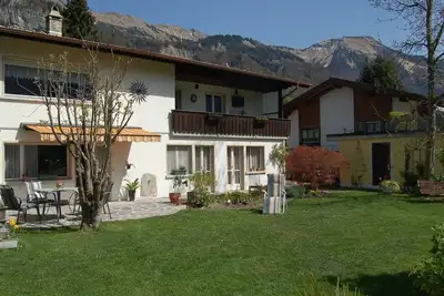 Image de Sonnenblick 3 - central garden apartment on Lake Brienz