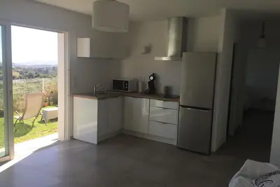 Image de Charmant T2 de 40m2 en rez de villa, neuf, tout équipé, jardin privatif attenant