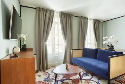 Image de A Refined 2-Bedroom Duplex with Services in le Marais