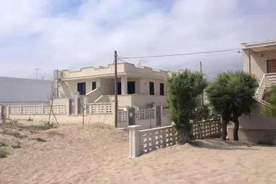 Image de Second floor house with sea view beach access with terrace