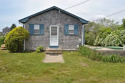 Image de East Matunuck Maison de plage avec vue sur l'eau de Potter's Pond
