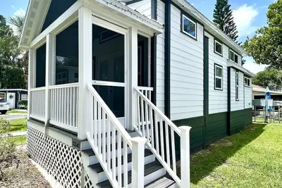 Image de The Cypress House - Lakeside Tiny Home Near Orlando