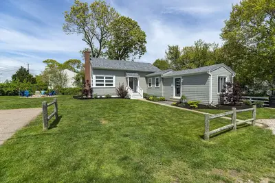 Image de Newly Renovated. Walk To Beach. Fully Equipped For Beach. June rate discounted