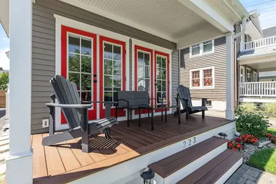 Image de Modern Beach Retreat  1. 5 blocks to beach. Bonus Roof Top Patio