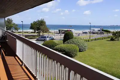 Image de Appartement 3* Vue Sur Mer avec terrasse, plage de Trestraou Ă Perros-Guirec