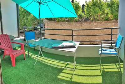 Image de Grand studio climatisé, large terrasse, port, commerces, plage à pied