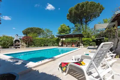 Location maison Rivoli avec piscine à Valbandon