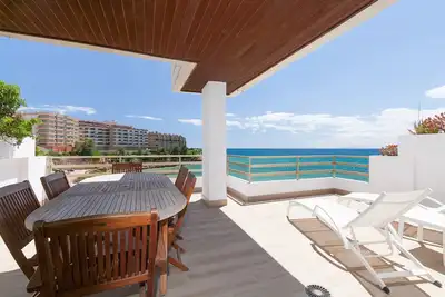 Image de Appartement bord de mer pour grandes familles· Clim · Piscine · Uhc Playamero 331