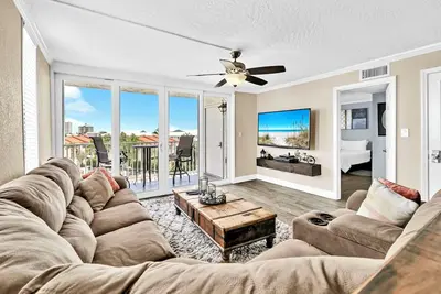 Image de Renovated 2 Bedroom 2 Bath on the Harbor