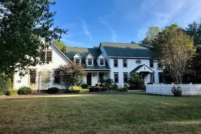Image de Beautiful 7br home minutes from downtown Annapolis
