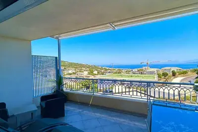 Image de Location appartement climatisé pour 4 pers - Grande terrasse vue mer - Parking