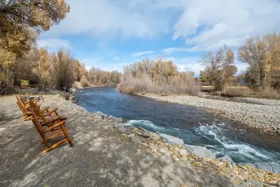 Image de Virgil’s Cabin on the River