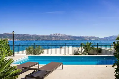 Image de Maison de vacances Slatine pour 1 - 12 personnes avec 6 chambres à coucher - Maison de vacances