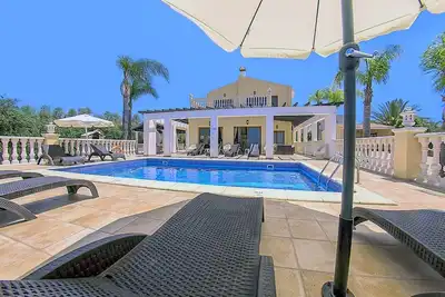 Image de Fab Villa in Coral Bay, short distance to Beach and Amenities, \nVillas for Groups