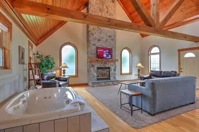 Image de Romantic Cottage With Jacuzzi & Fireplace