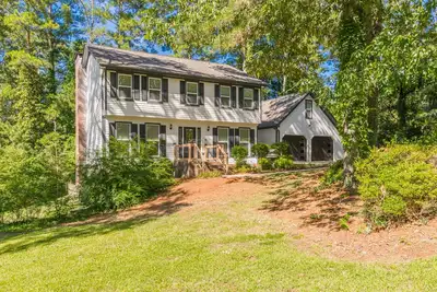 Beautiful & large Newly renovated 5 Bedroom house.