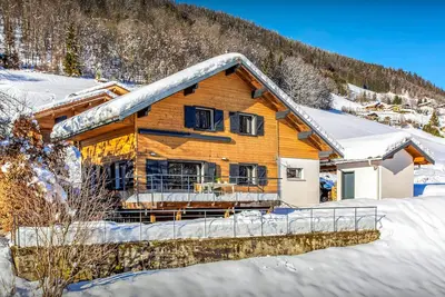 Image de Chalet Ysopi - séjour au ski La Clusaz pour 9, salle de jeux - Ovo Network