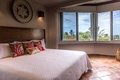 Image de Awesome 2 Bdr apartment, safe, clean, WiFi, and only steps from the beach.