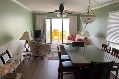 Image de Newly Renovated 3br 2ba Oceanfront Condo w/ Pool