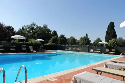 Tuscan Country House in the middle of Buccia Nera WinE Farm