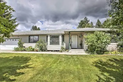 Image de Sunny Home w/ Patio < 10 Mi to Lake Coeur d'Alene