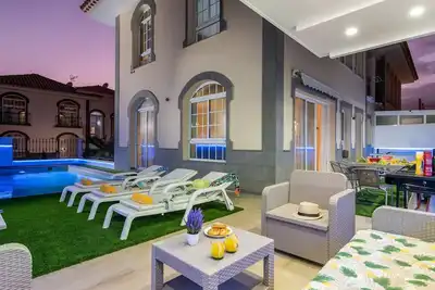 Image de Villa Holiday Avec Piscine Chayffee