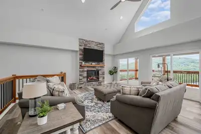 Image de Indoor/Outdoor Pool, Pickleball, Private Hot tub