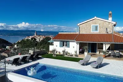 Image de Romantische Steinvilla mit Pool, fantastische Lage, 700 m vom Strand Entfernt