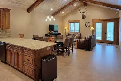 Image de Outdoor Adventure Hub ~ 20 Miles to Yellowstone!