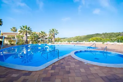 Image de 49 Presa da Moura · Superbly  2 Bed Townhouse Clos