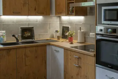 Image de Grand Appartement Dans Villa Avec Jardin