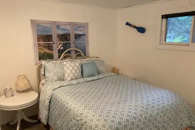 Image de Amy’s little cabin with 30 aces wood land near torch lake and bellaire lake