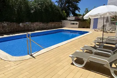 Villa privée avec piscine chauffée, proche centre ville