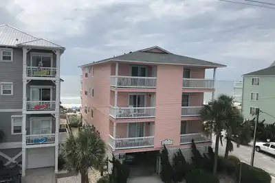 Image de Ocean View & Pet Friendly Condo Across From Beach Access! First Responder Owned!