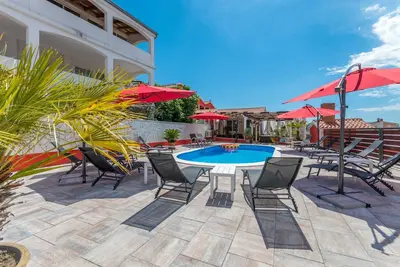 Image de Xxxl Villa Ancora with heated pool and jacuzzi, for 24 guests
