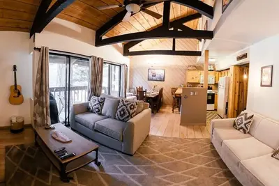Image de Mammoth Cozy-Local Family Owned, 2 Bedroom/2 Bath with Garage, Close to Lifts