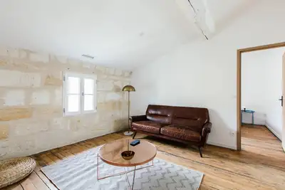 Image de Appartement lumineux avec climatisation et belle hauteur sou plafond