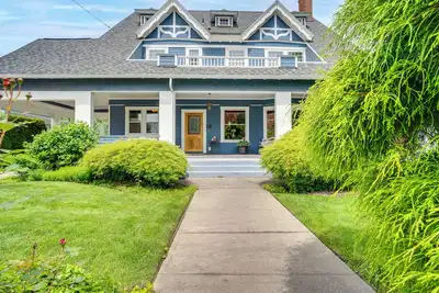 Image de Wine Country Home with Yard; Walk to Downtown!