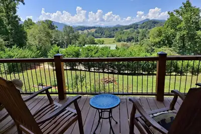 Image de Blue Mountain Cottage near Deep Creek Campground