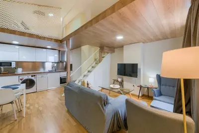 Image de Central bright and cozy penthouse for 4 people