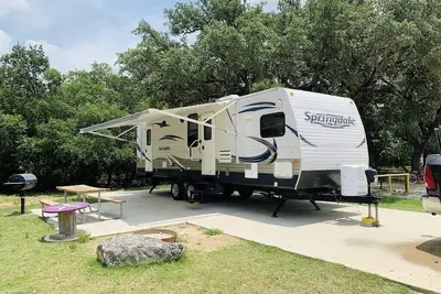 Image de We deliver setup pickup within 50 miles of Canyon Lake.