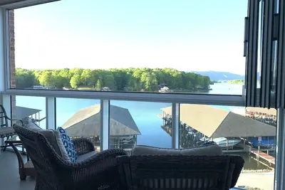 Image de Condo with great Lake views. Come stay with us on your vacation ￼