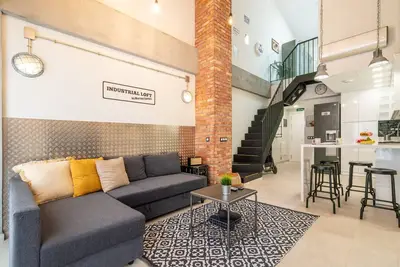Image de Flatguest Loft Marina Suites + Center + WiFi + Scooters